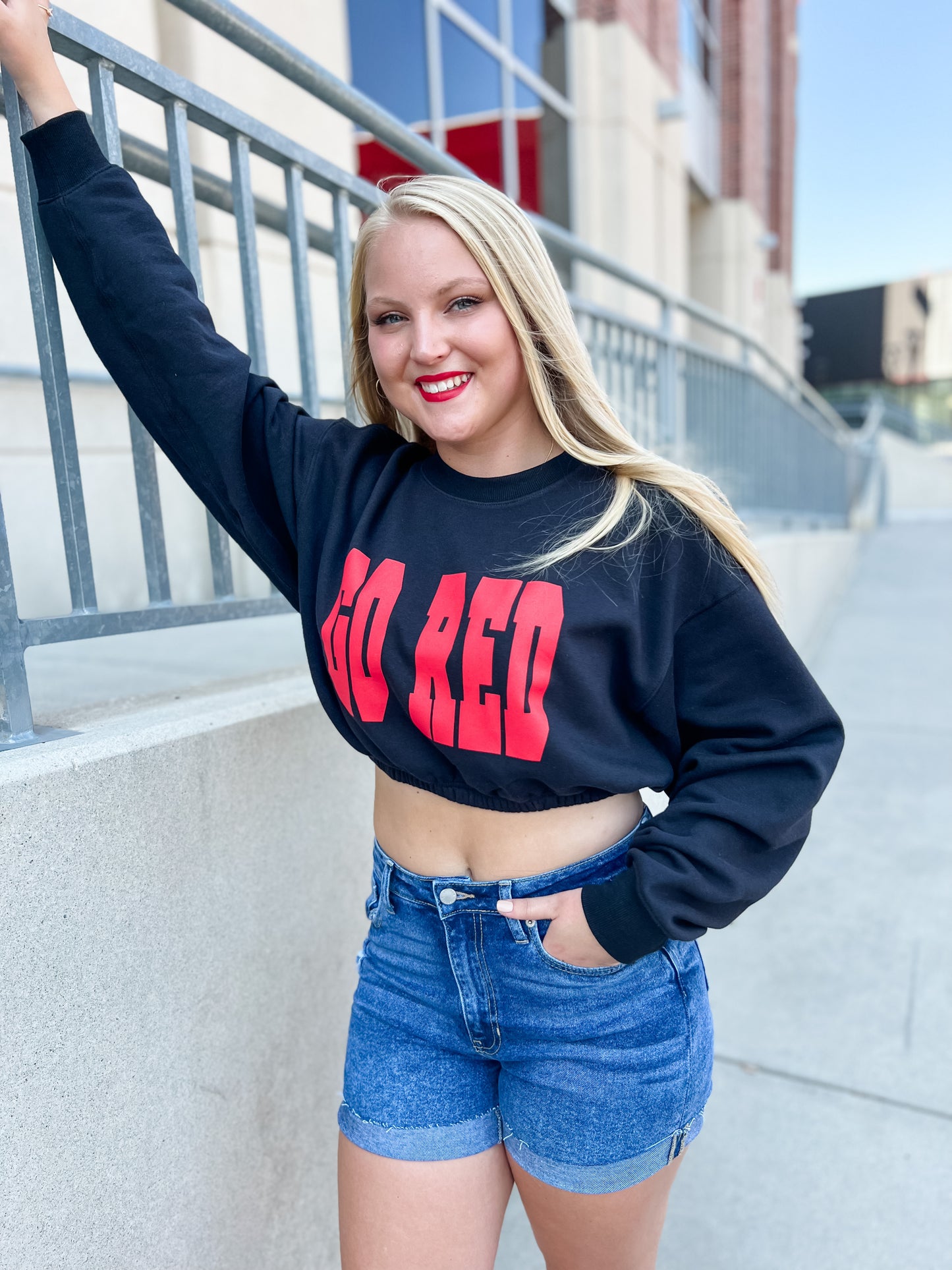 GO RED Cropped Crew - Black