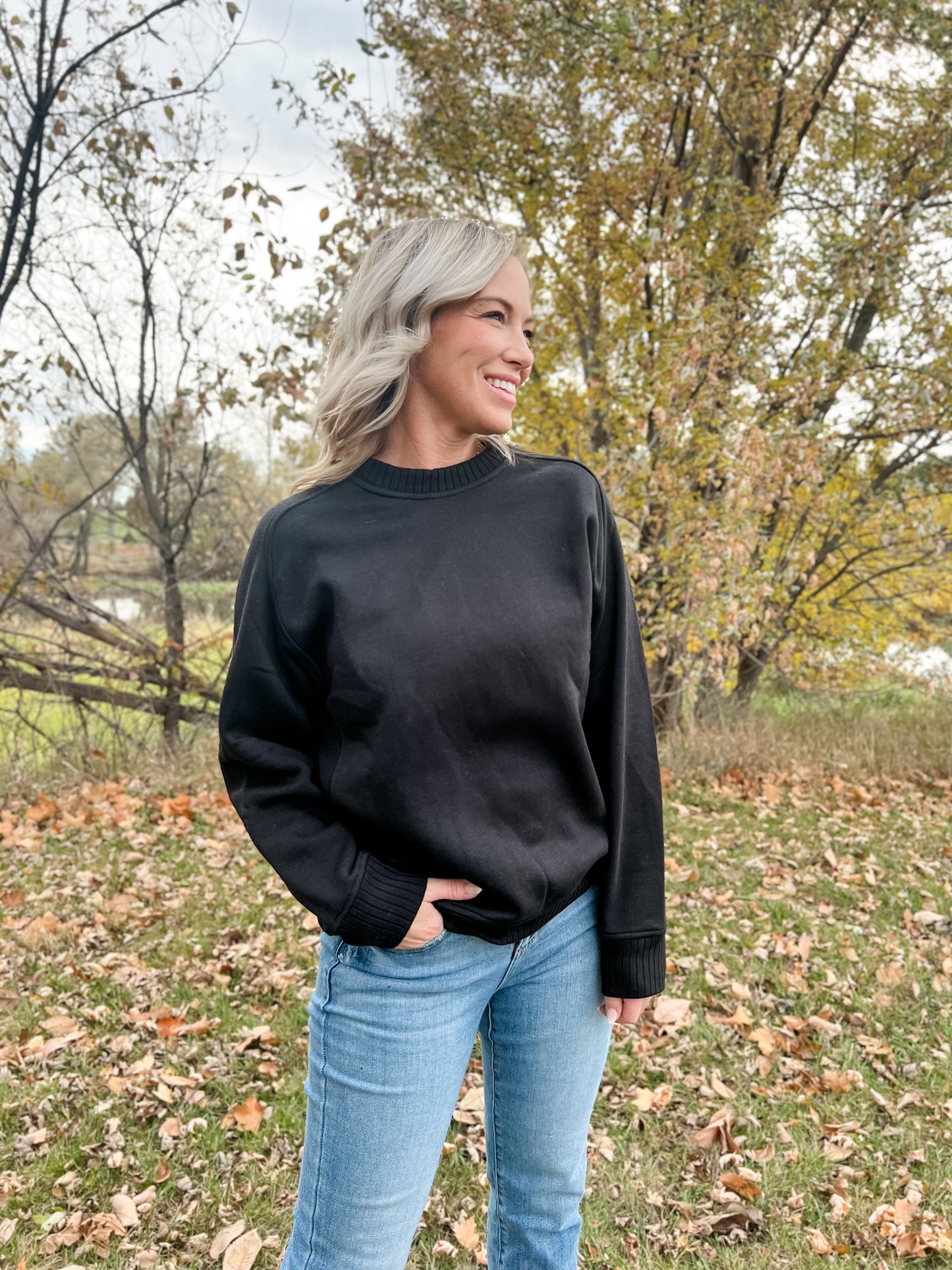 Livie Ribbed Accent Crew - Black