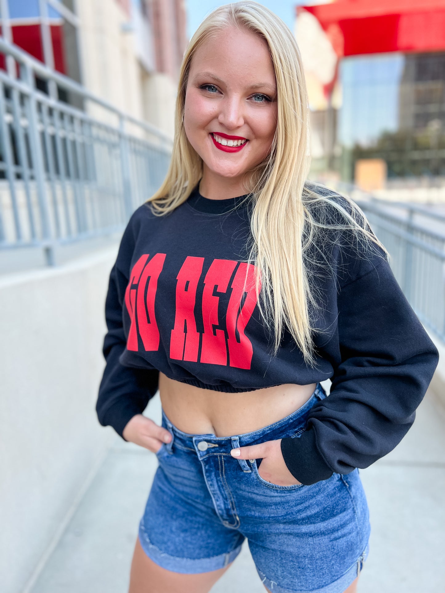 GO RED Cropped Crew - Black