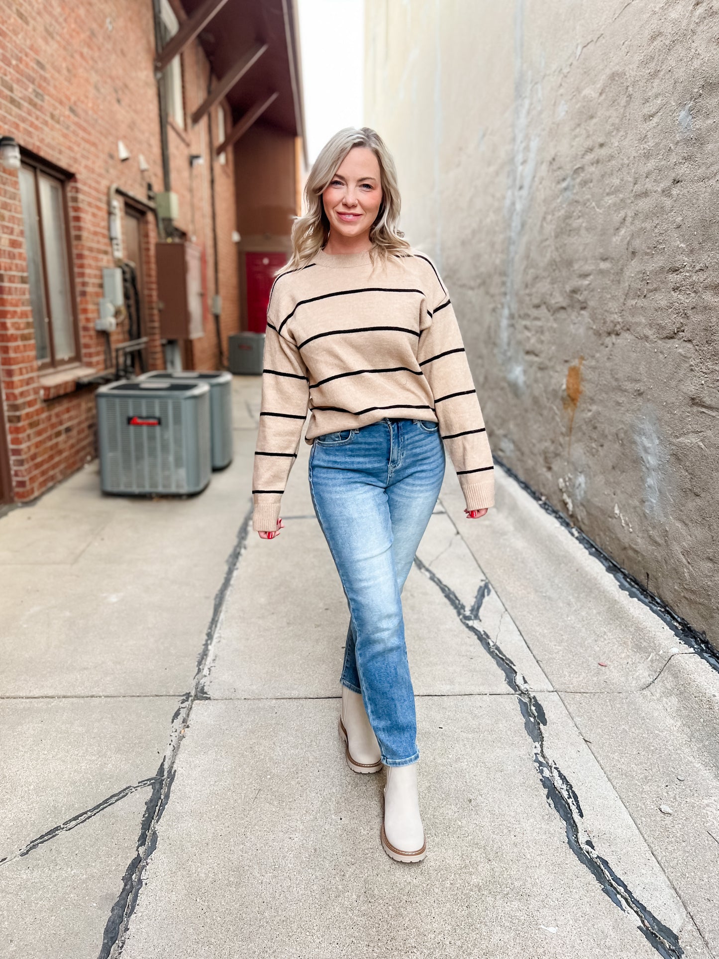 In Line Sweater - Beige