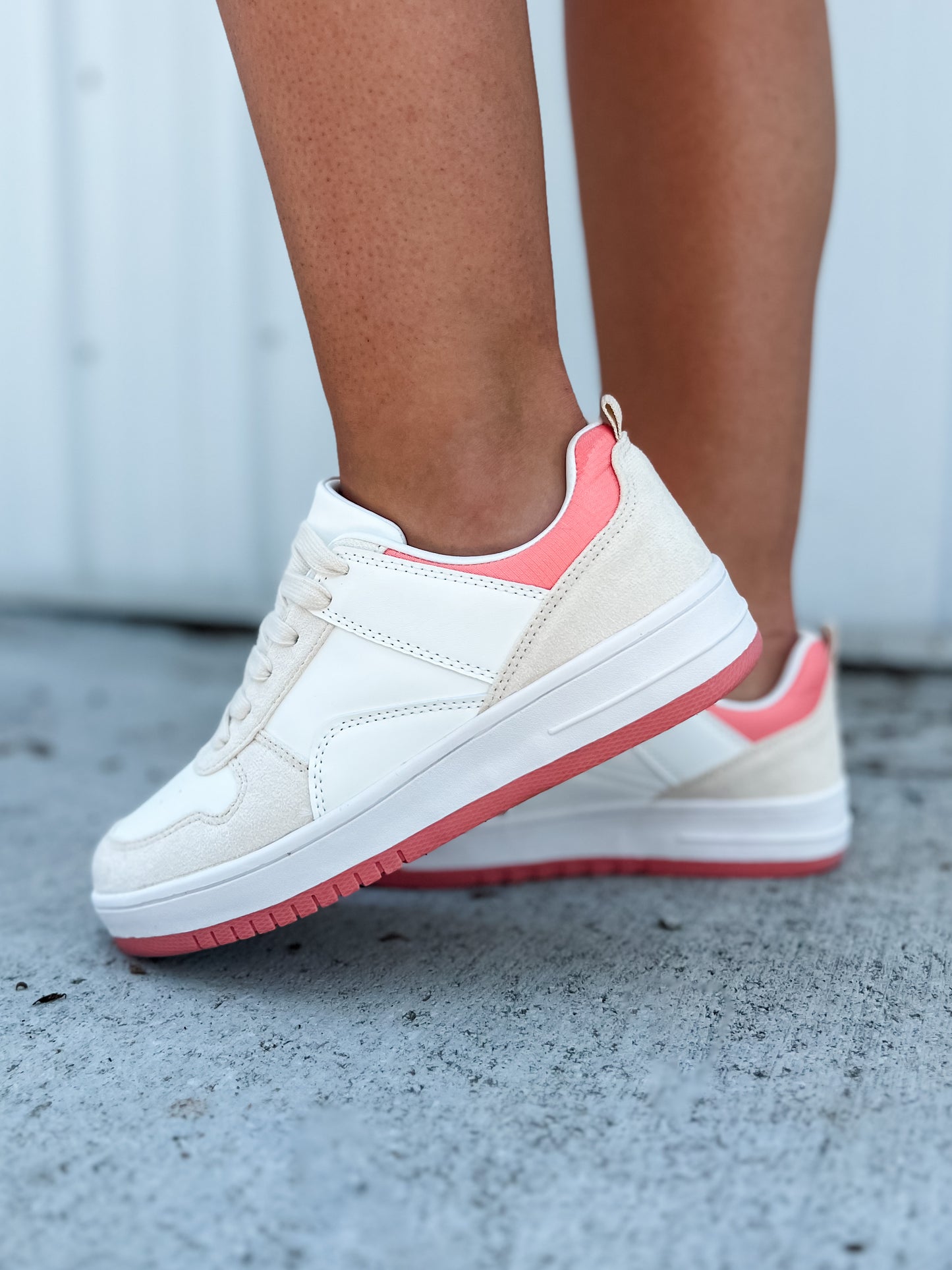 Wild & Free Sneakers - Beige/Coral