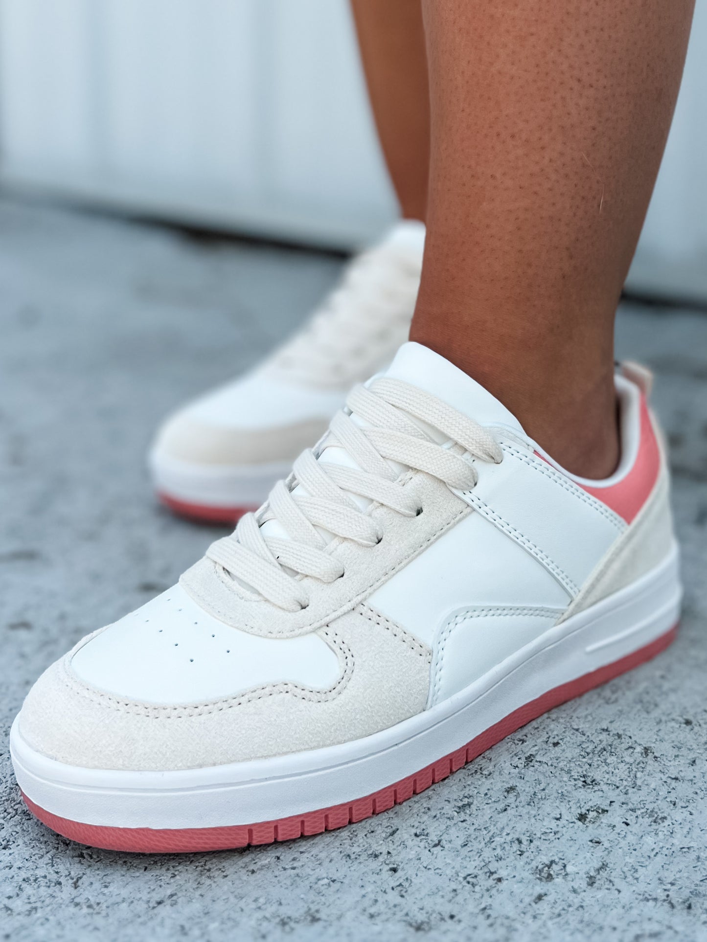 Wild & Free Sneakers - Beige/Coral