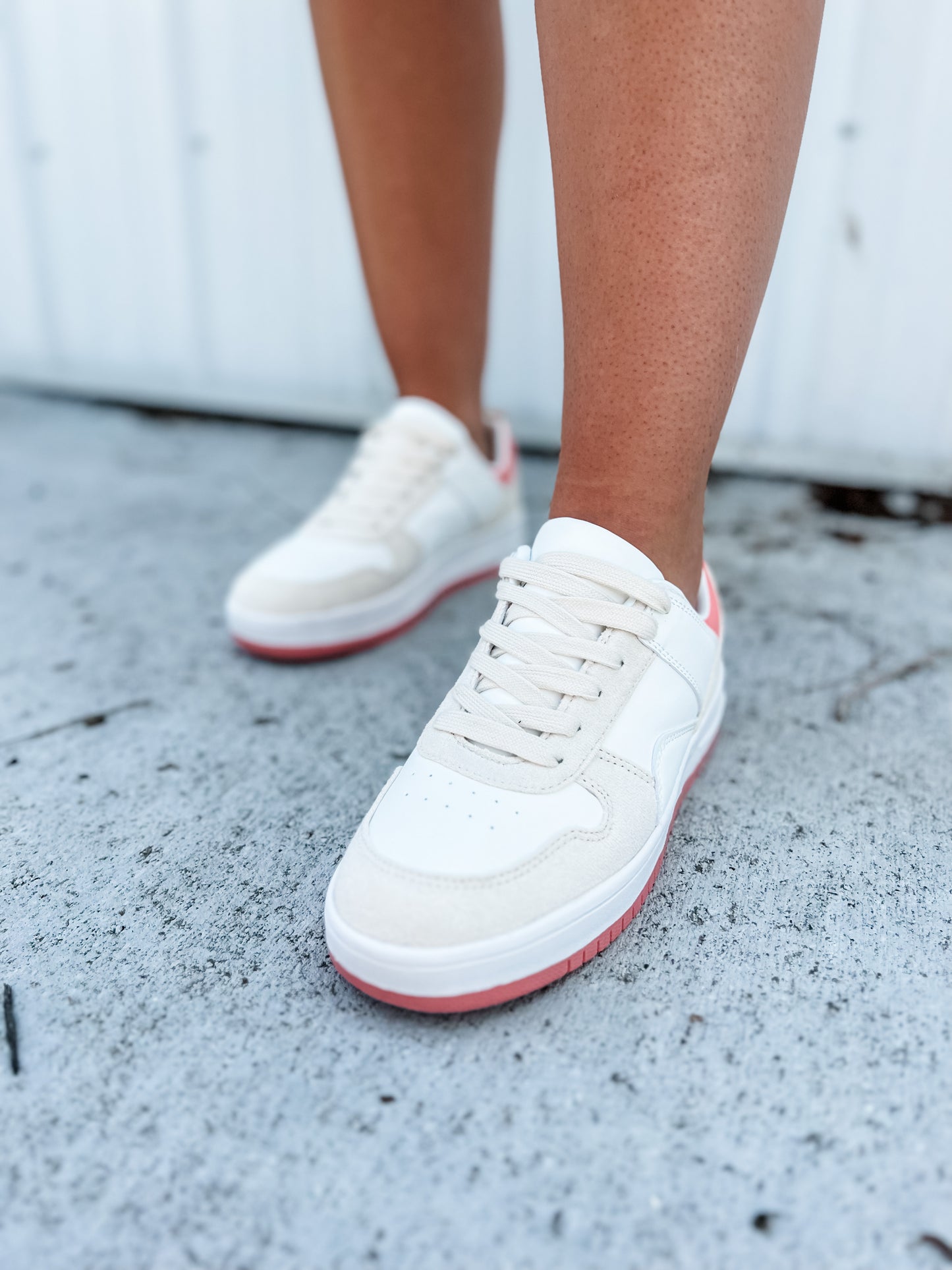 Wild & Free Sneakers - Beige/Coral