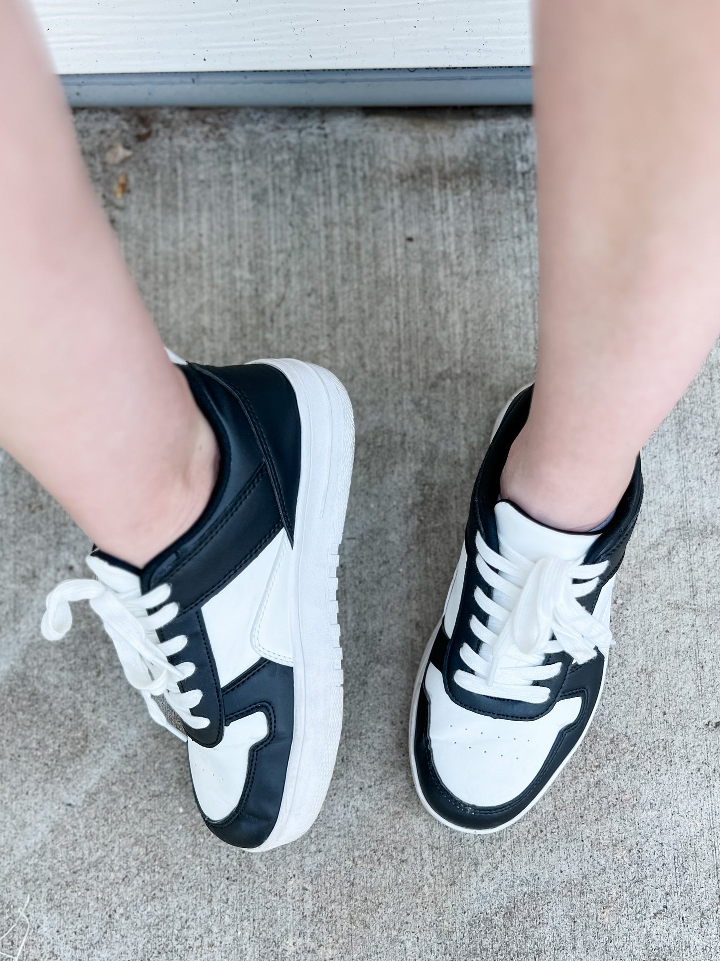 Wild & Free Sneakers - Black/White